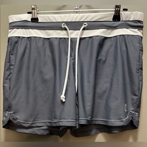 Free Country Size M (8/10) Gray/White Athletic Shorts EUC
